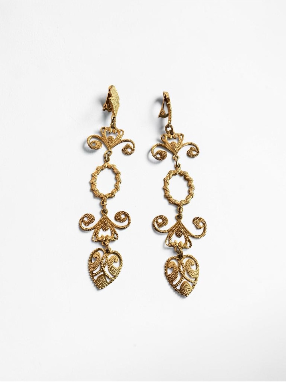 Vintage Gold Tone Filigree Heart Statement Clip-On Earrings Runway Chic